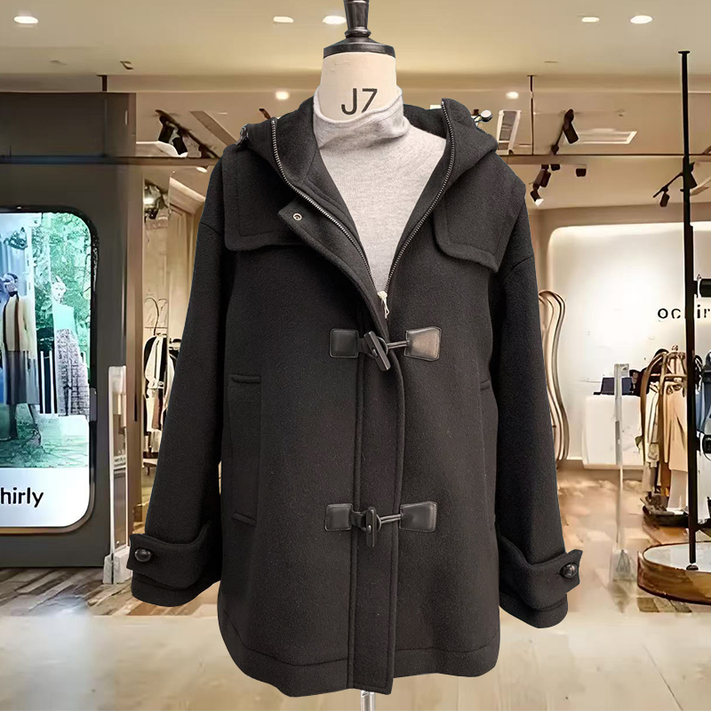 8251327南油高端外套黑色牛角扣呢子外套洋气连帽羊毛羊绒女装