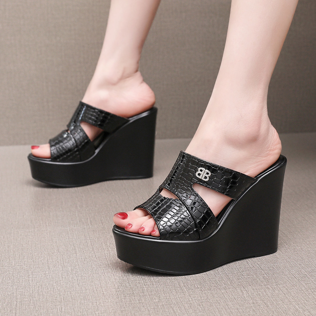 漆皮鱼嘴12cm高跟坡跟凉拖鞋女夏松糕厚底试衣间皮拖外穿一字拖,女鞋,一字拖,淘宝优惠券,粉丝福利购,淘宝优惠卷