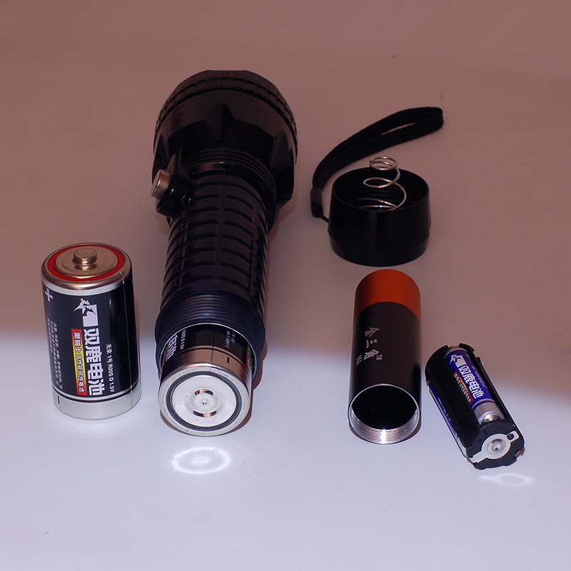 普通安全干电池手电筒免充电