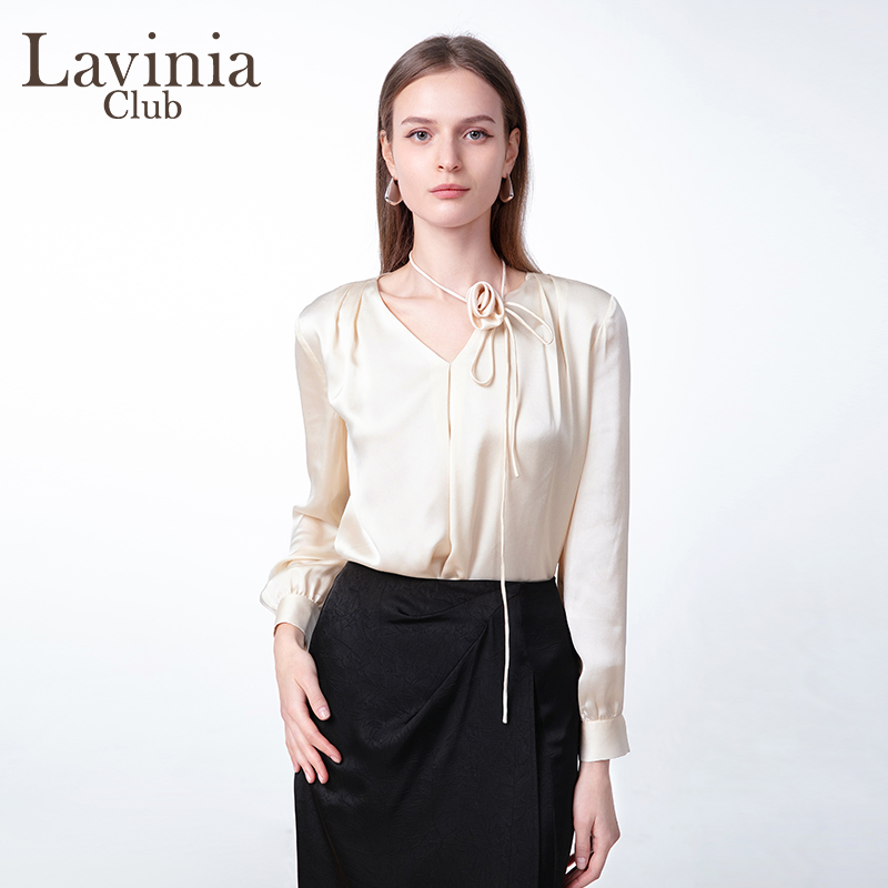 Lavinia法式气质v领衬衫女25春新款手工捏花点缀设计上衣Q51C105