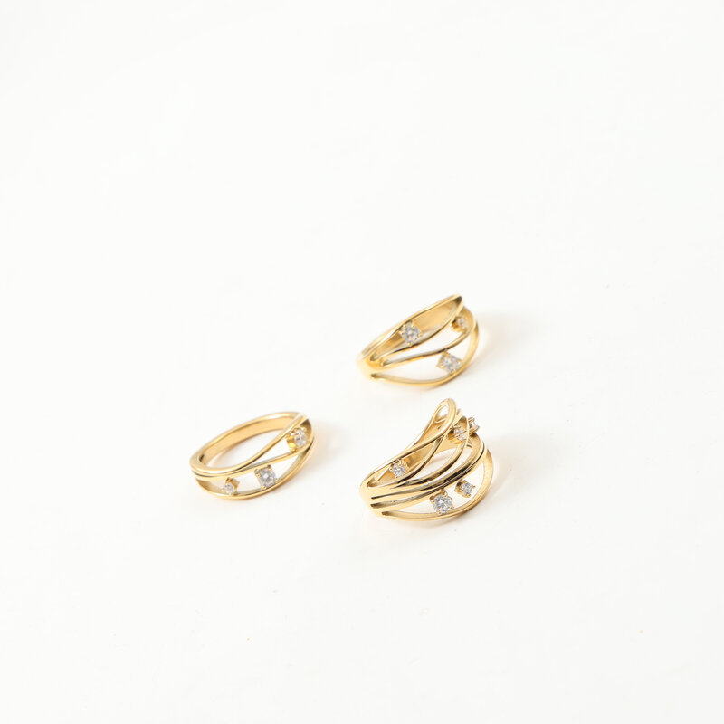 日韩时尚新款小众设计波浪曲线镶钻钛钢镀18K金小细钻戒指指环