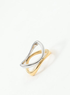 欧美时尚INS新款曲线双色波浪拼色戒指钛钢镀18K金指环中指食指女