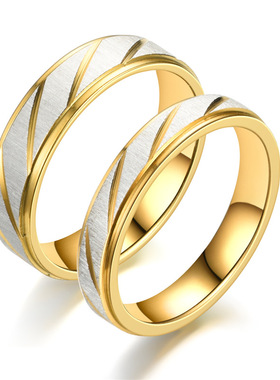 欧美时尚新款金色台阶批花斜线钛钢镀18K金戒指指环百搭男女对戒