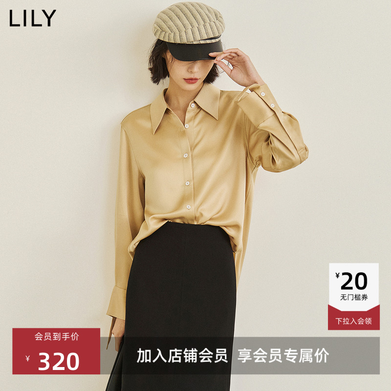 微松正肩廓形，上身垂而有型视觉削薄身型。