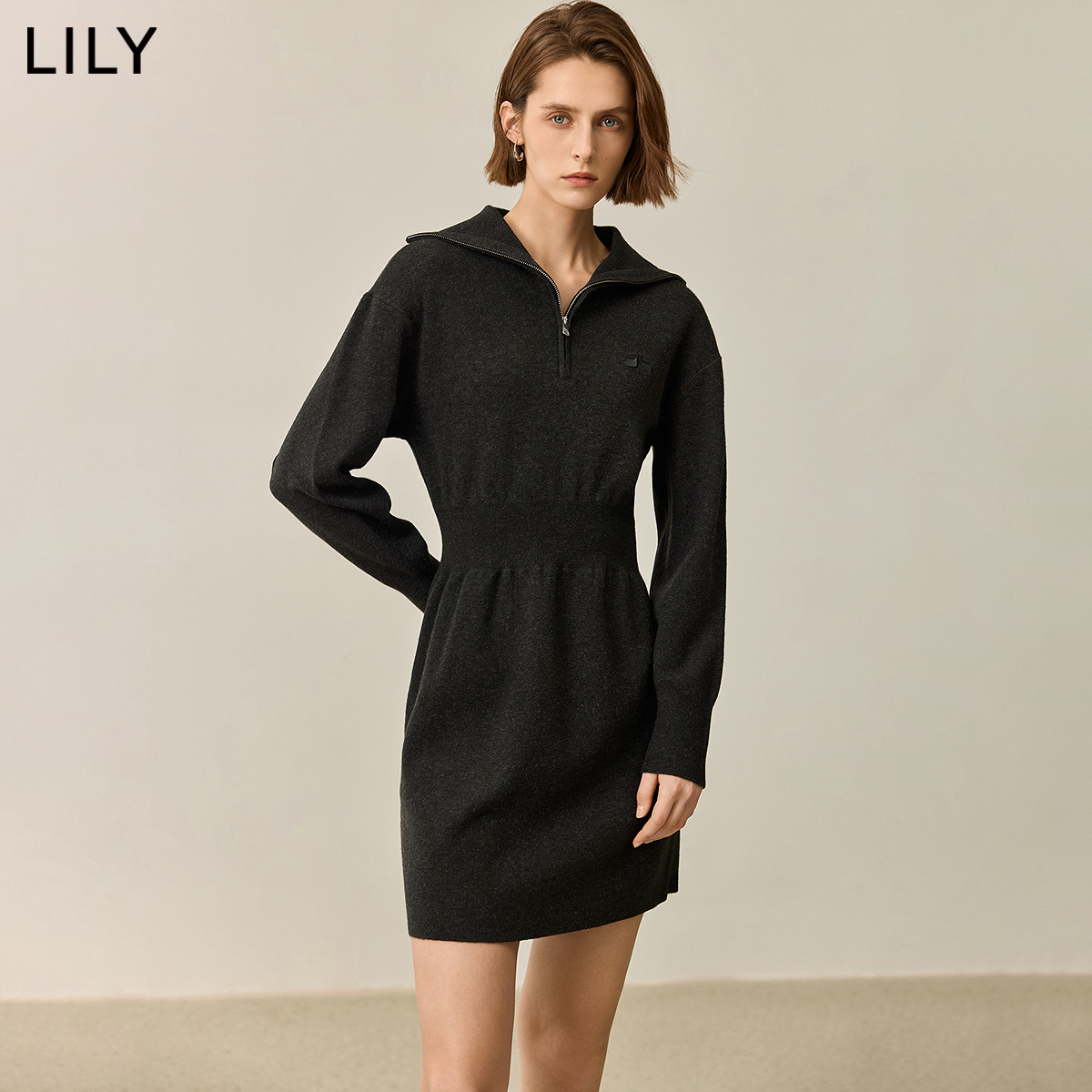 【商场同款】LILY2024冬新款女装时髦拉链翻领收腰显瘦连衣裙女款