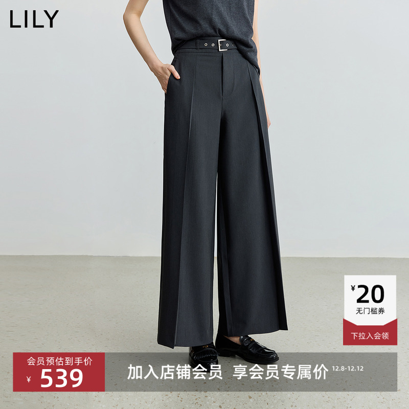 单褶立体缝线 勾勒腿线韵律