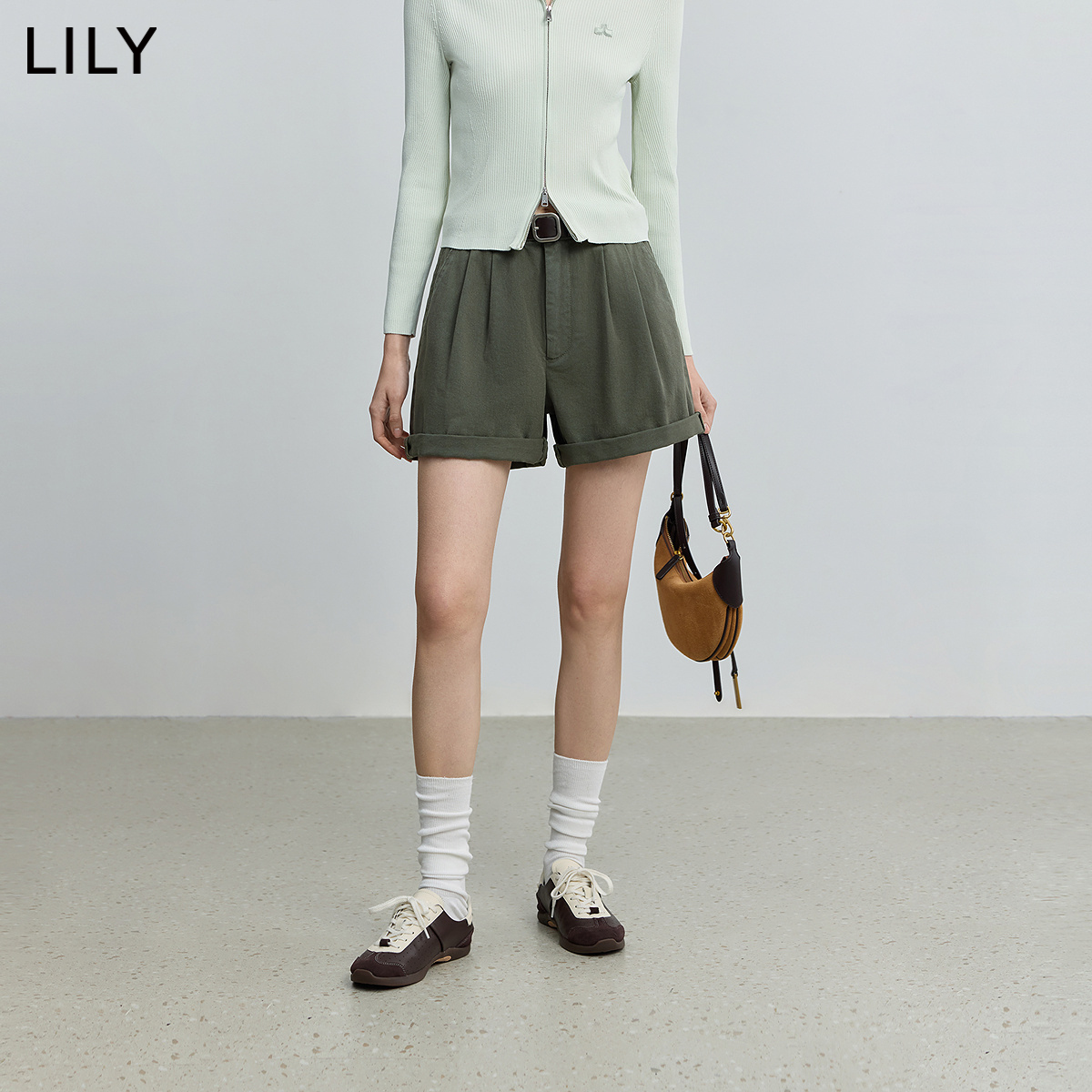 双褶设计 修饰腰胯