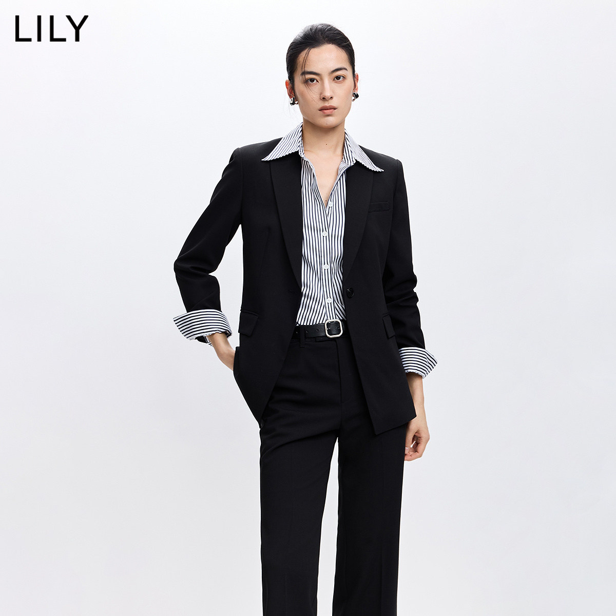 LILY2026春新款经典正肩一粒扣收腰通勤休闲西服高级感西装外套女