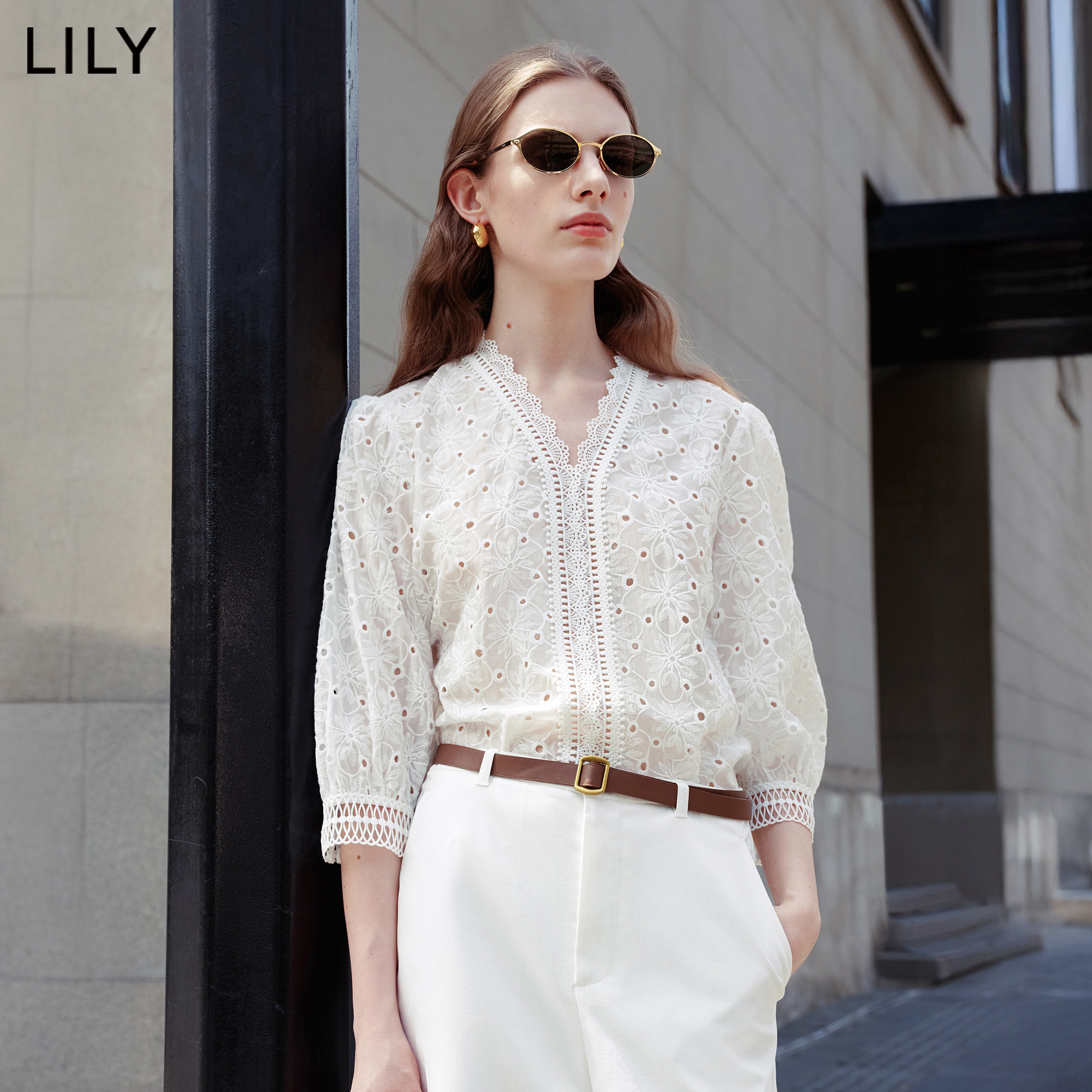 LILY2026夏新款女装莱赛尔混纺法式V领蕾丝七分袖白色套头雪纺衫