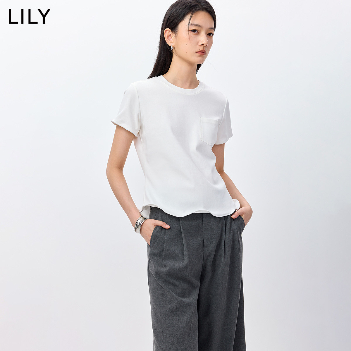 扭扭乐TEELILY2026春新款女装设计感正肩休闲百搭通勤浅色短袖T恤