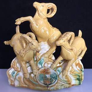 陶瓷三羊开泰摆件招财镇宅三阳开泰瓷羊家居客厅办公室装饰工艺品