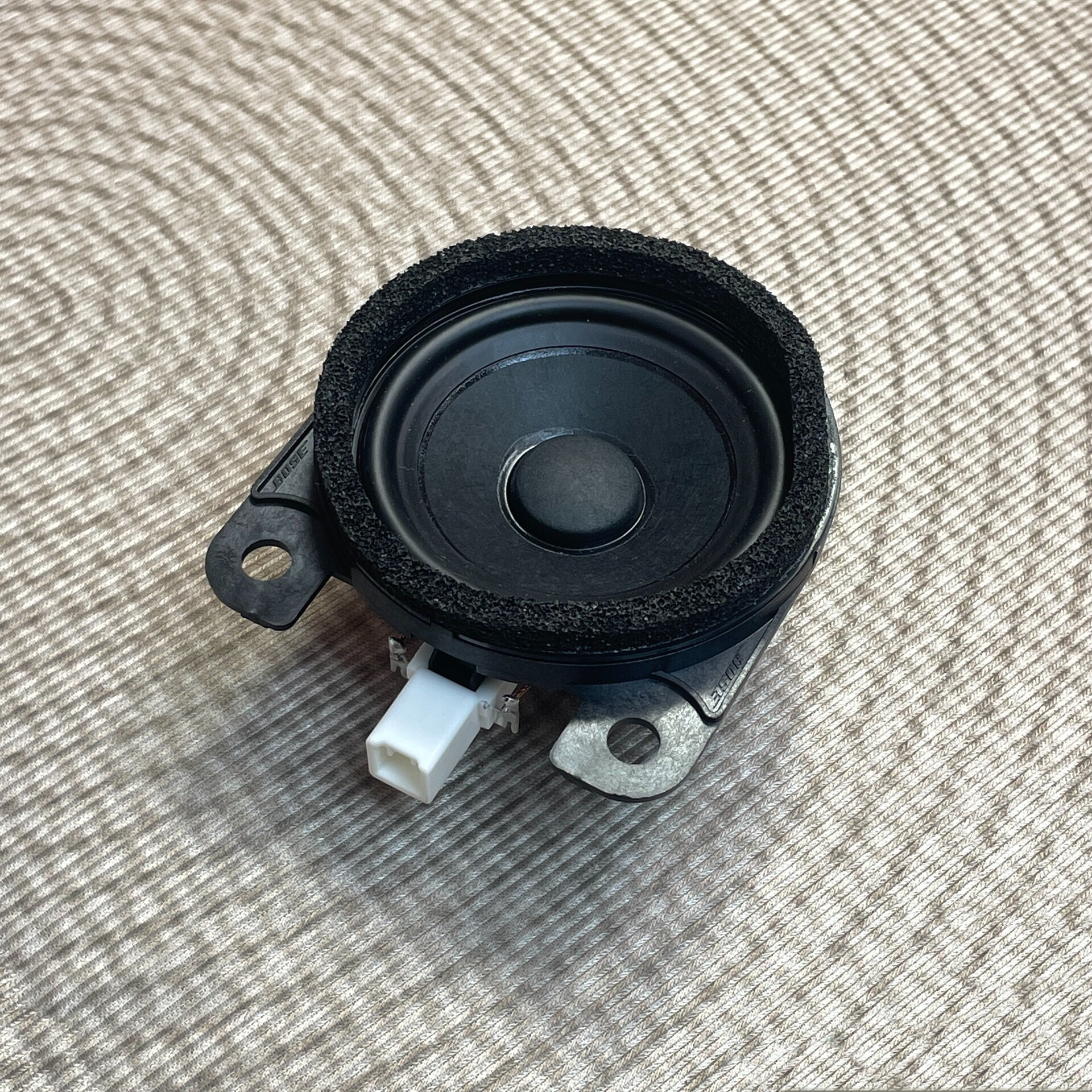 马自达原厂Bose马三次世代昂克赛拉CX30 CX50车门3.5寸中音喇叭