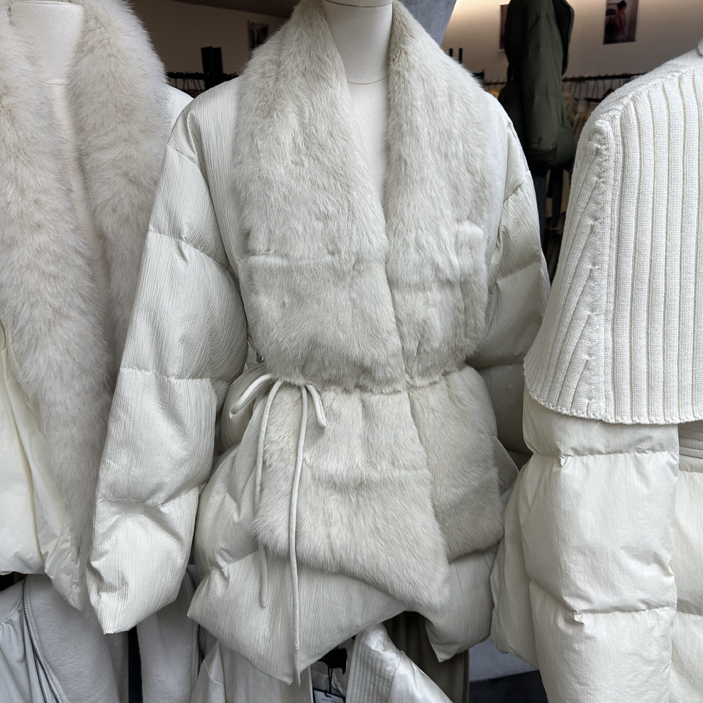 女装兔毛翻领羽绒服系腰外套