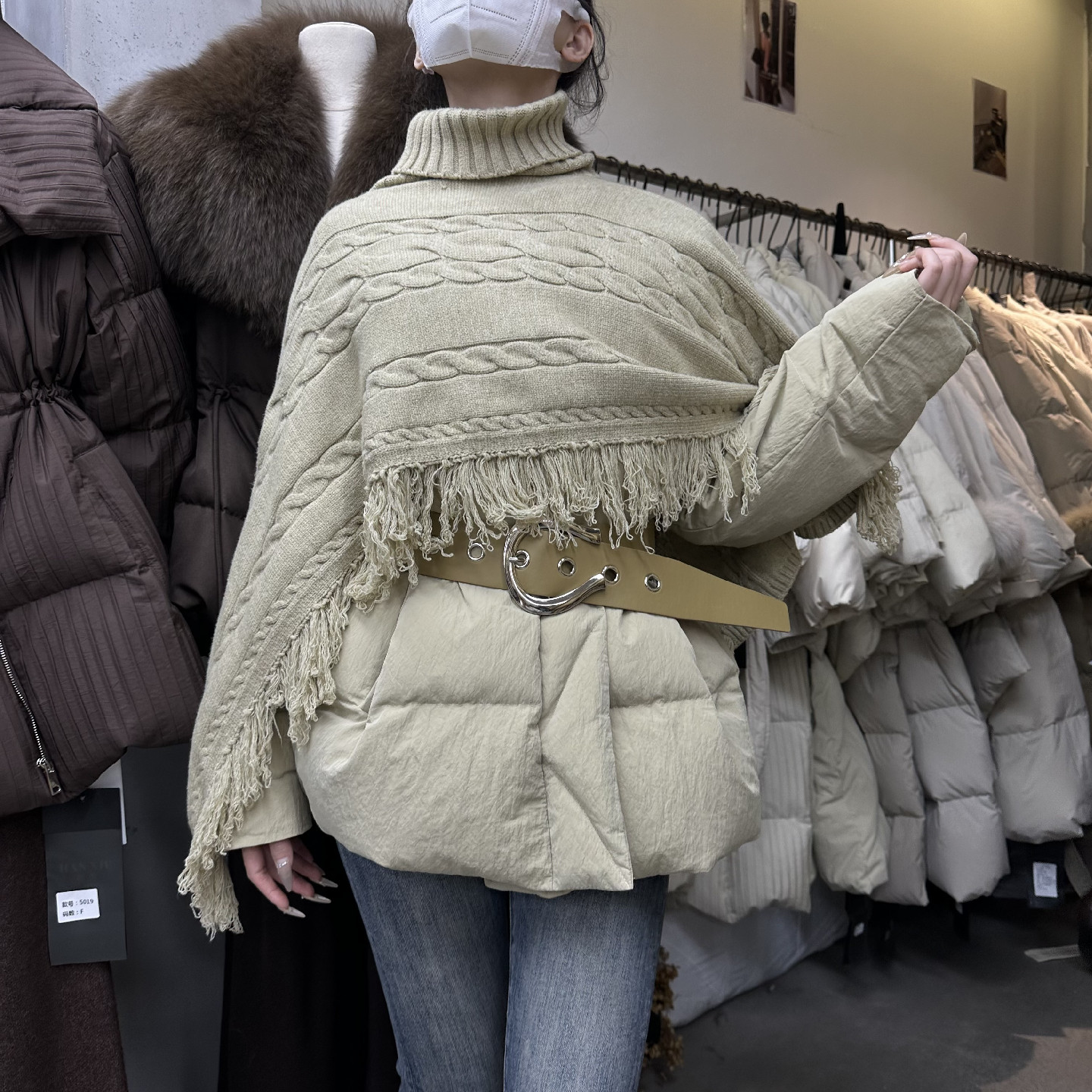 高领毛衣斗蓬披肩羽绒服外套