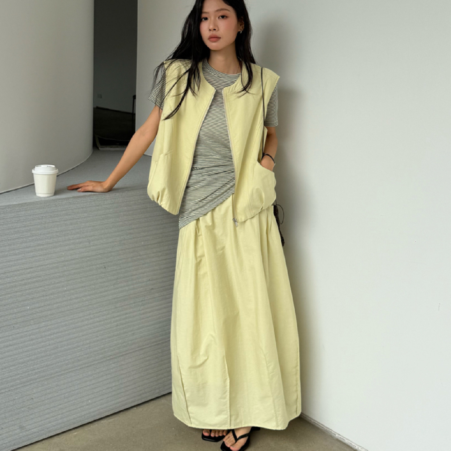 2026春装新款女装显袖无袖马夹配半身裙时尚套时尚套装装两件套