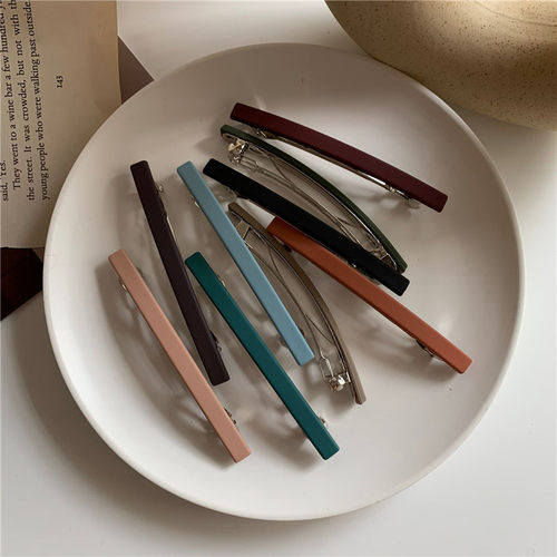 莫兰蒂色网红一字复古风半丸子头