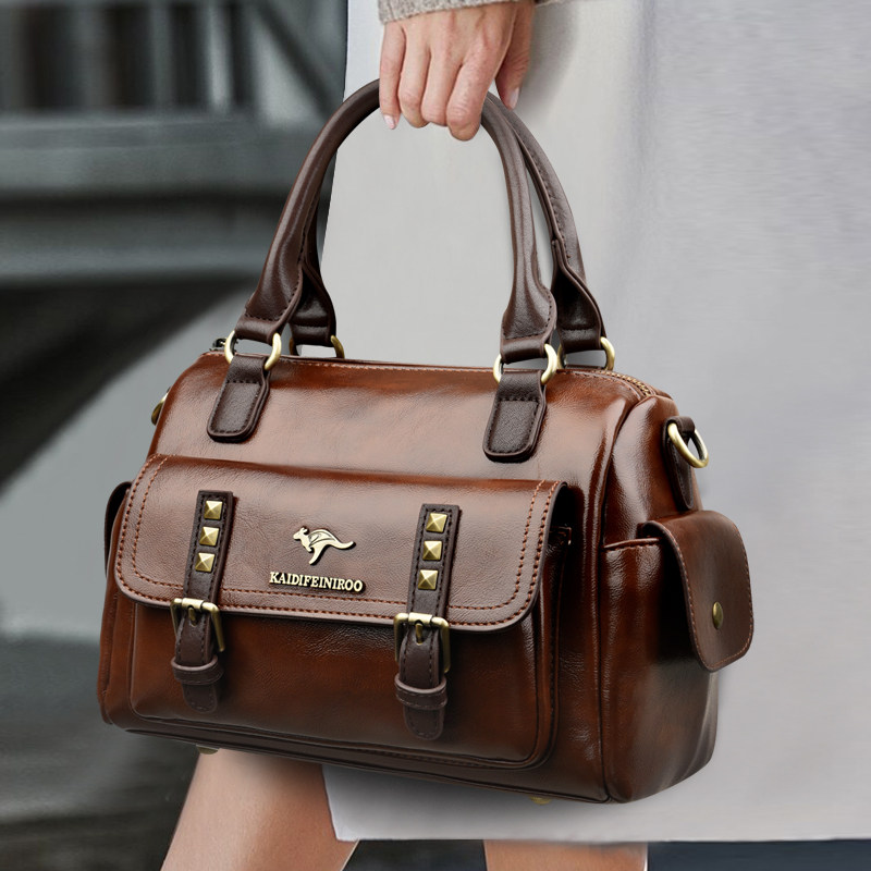 2025新款高级感真皮气质手提单肩斜挎包大容量个性枕头波士顿女包