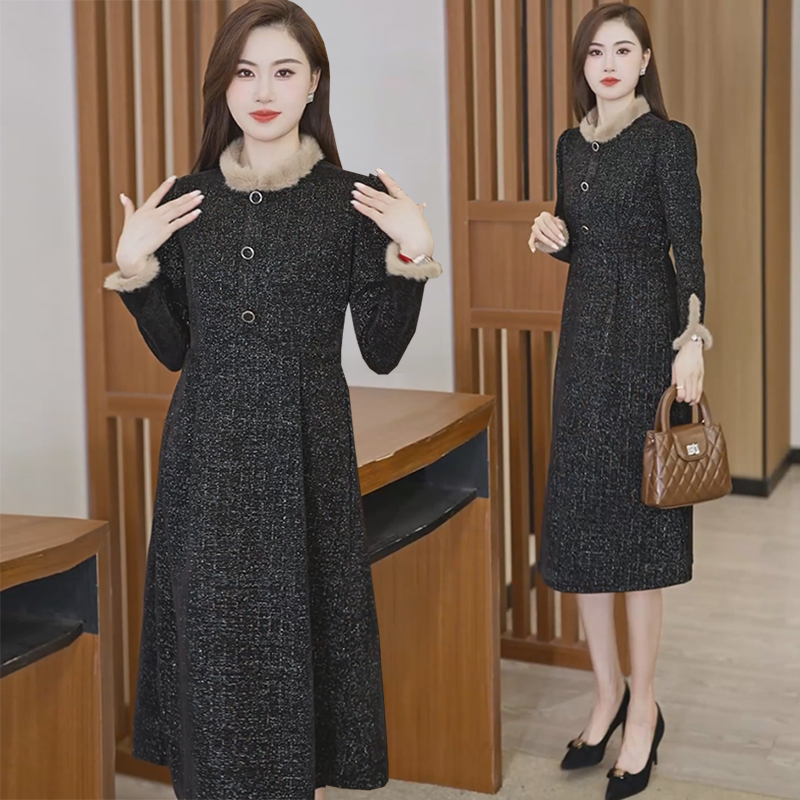 亮丝灯芯绒黑色大码女装胖mm长袖连衣裙打底裙秋冬配外套时尚洋气