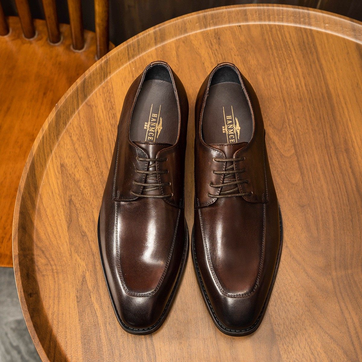 英伦风尖头手工皮鞋男款商务正装德比真皮牛皮结婚新郎鞋休闲男鞋