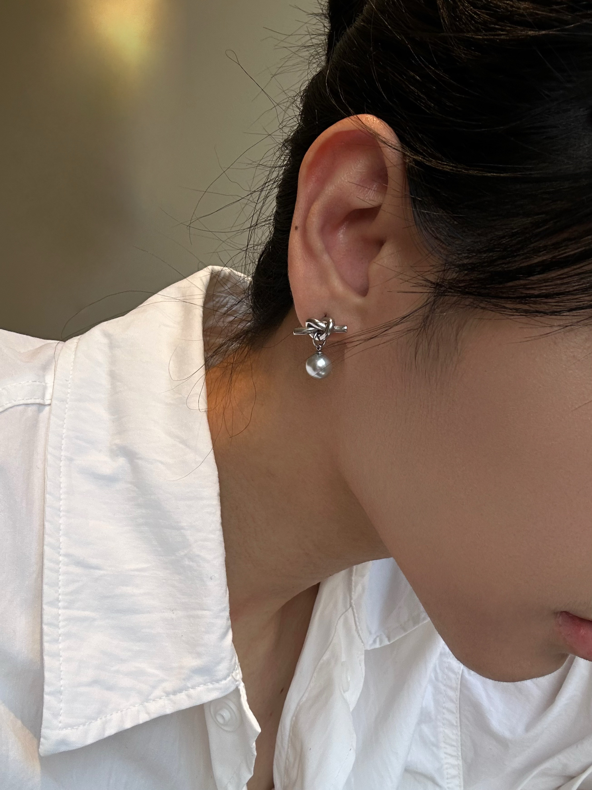 734钛钢小众设计高级气质百搭新耳钉清冷通勤日常灰色珍珠耳环女