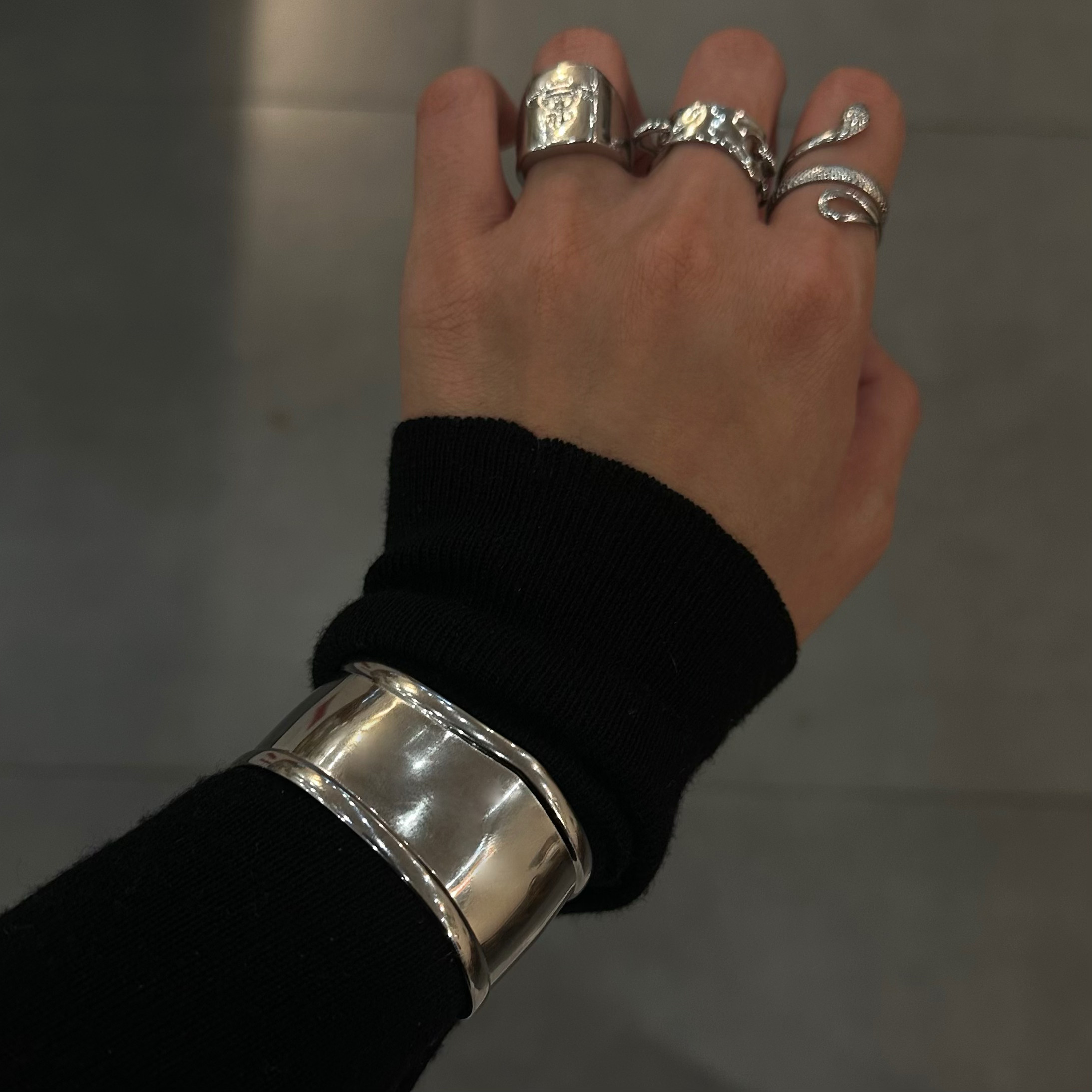 734不掉色宽边光面手镯女高级法式气质小众设计饰品复古时尚臂环