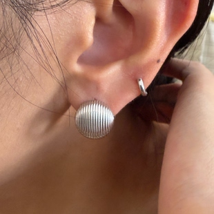 734钛钢不掉色耳扣条纹圆球球耳环百搭通勤