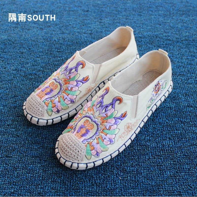 云南大理透气休闲室外软底套脚布鞋一脚蹬懒人鞋绣花帆布女士单鞋