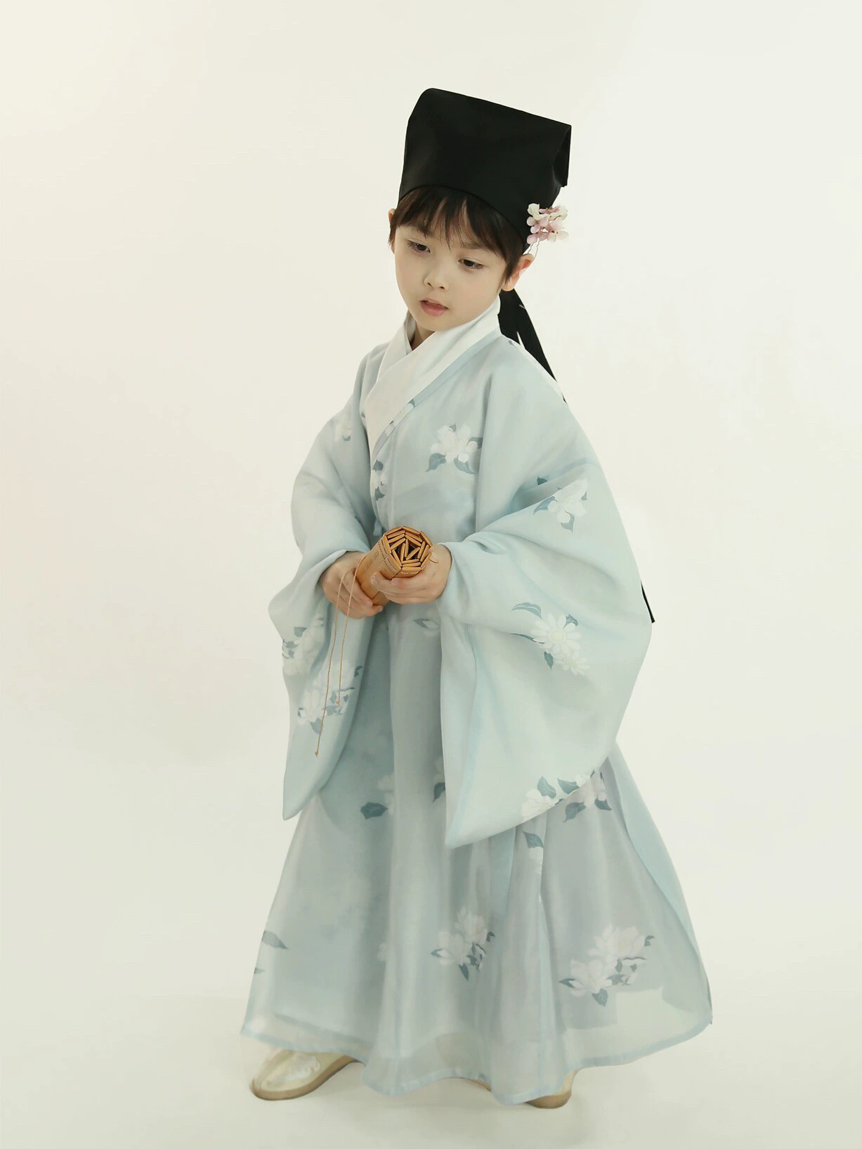 出租 汉服 折枝花汉服男童宝宝儿童四时花明制道袍清新淡雅图片