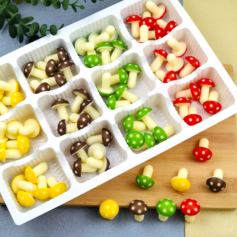 立体彩色蘑菇卡通生日蛋糕装饰节日装扮用品巧克力摆件可食用儿童