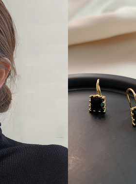 欧美明星同款精致小巧耳钉女简约气质高级耳环小众设计感百搭耳饰