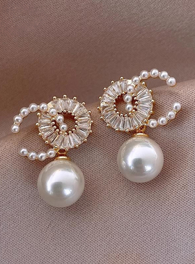 小香风2025年新款轻奢双C珍珠耳饰女小众设计感925银针耳环耳钉