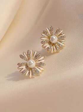新品推荐小雏菊珍珠花朵耳钉精致百搭轻奢温柔气质耳饰高级感耳环