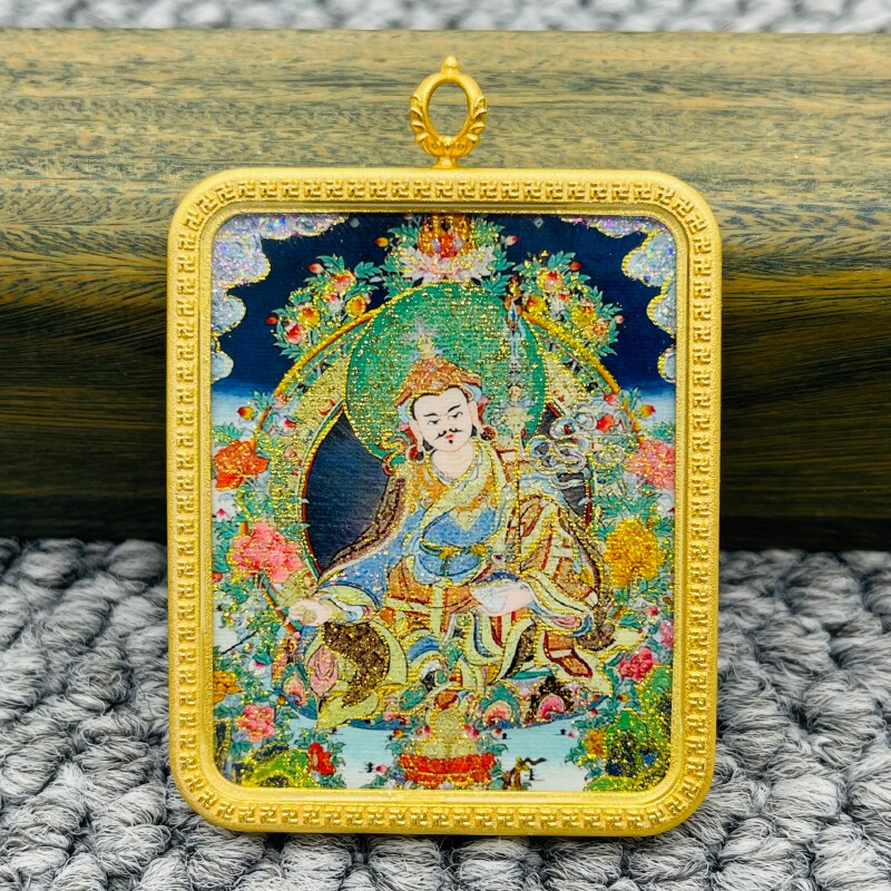 洒金手绘莲花生大士唐卡佛牌护身符吊坠牌金色噶乌盒