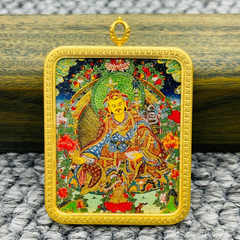 洒金手绘莲花生大士唐卡佛牌护身符吊坠牌金色噶乌盒
