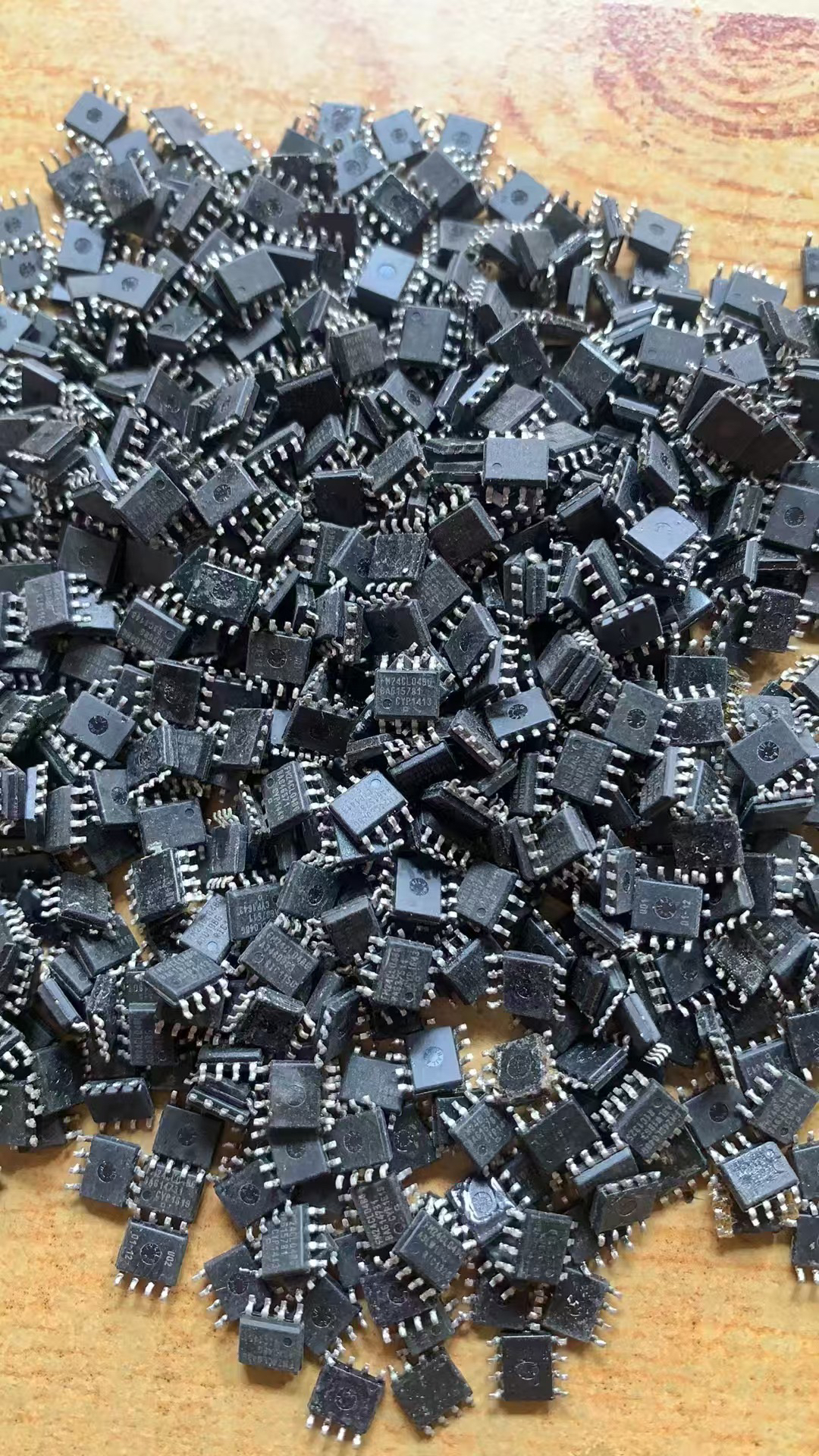 收购 FM24CL04B-GTR 4Kbit I2C接口 FRAM铁电存储器芯片