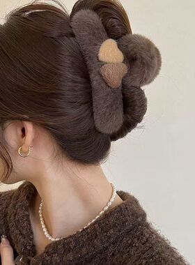 啊哈！找到了算是这款抓夹~爱心毛绒大号发量多抓夹女鲨鱼夹