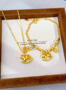 沙金爆闪碎冰冰马上有钱金色木马项链小马铜钱手链叠戴高级锁骨链