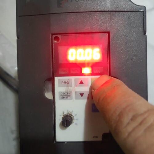 议价普传PI130 0R7G1变频器075KW 220V原可维修