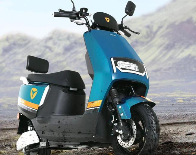 雅迪莱达电动摩车配件大全台铃优派裕泰莱诺外壳前围边条侧板泥板