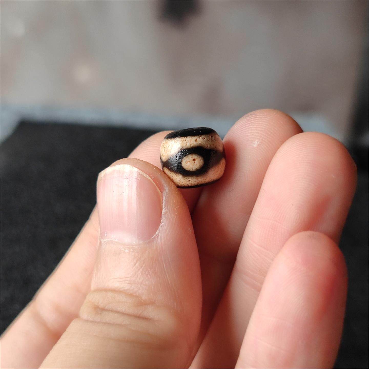 清货西藏天珠老料玛瑙三眼虎牙九眼吊坠项链锁骨链手串佛珠配饰