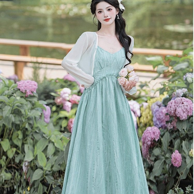 法式甜美气质性感复古肌理感吊带裙海边度假沙滩裙防晒服两件套装