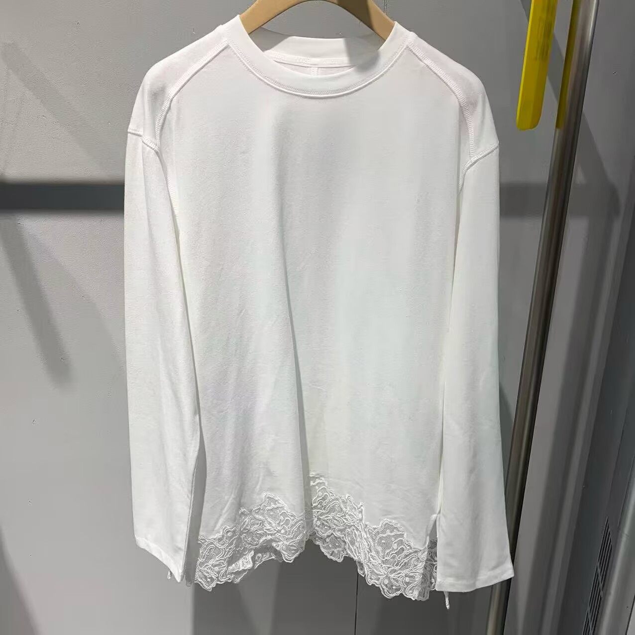 商场同款2025秋冬装新白色蕾丝边长袖打底T恤上衣女AR614002-689