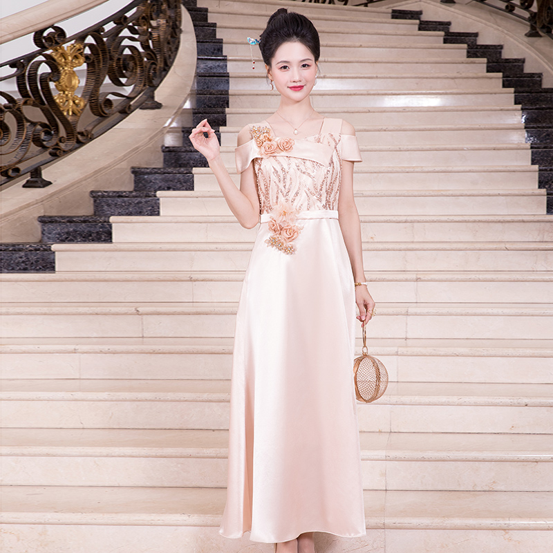 多丽琦时尚连衣裙修身显瘦