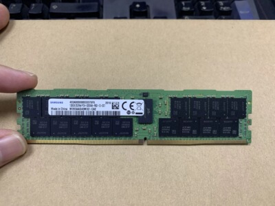 三星 128G 2S2RX4 PC4-3200AA-RDIMM 服务器内存M393AAG40M32-CAE