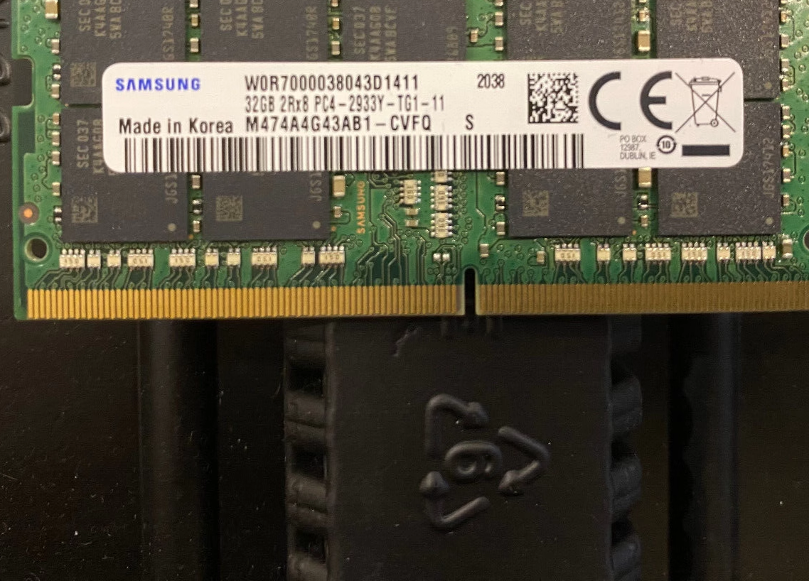 M474A4G43AB1-CVF三星32G 2RX8 PC4-2933Y-T DDR4 ECC工作站内存