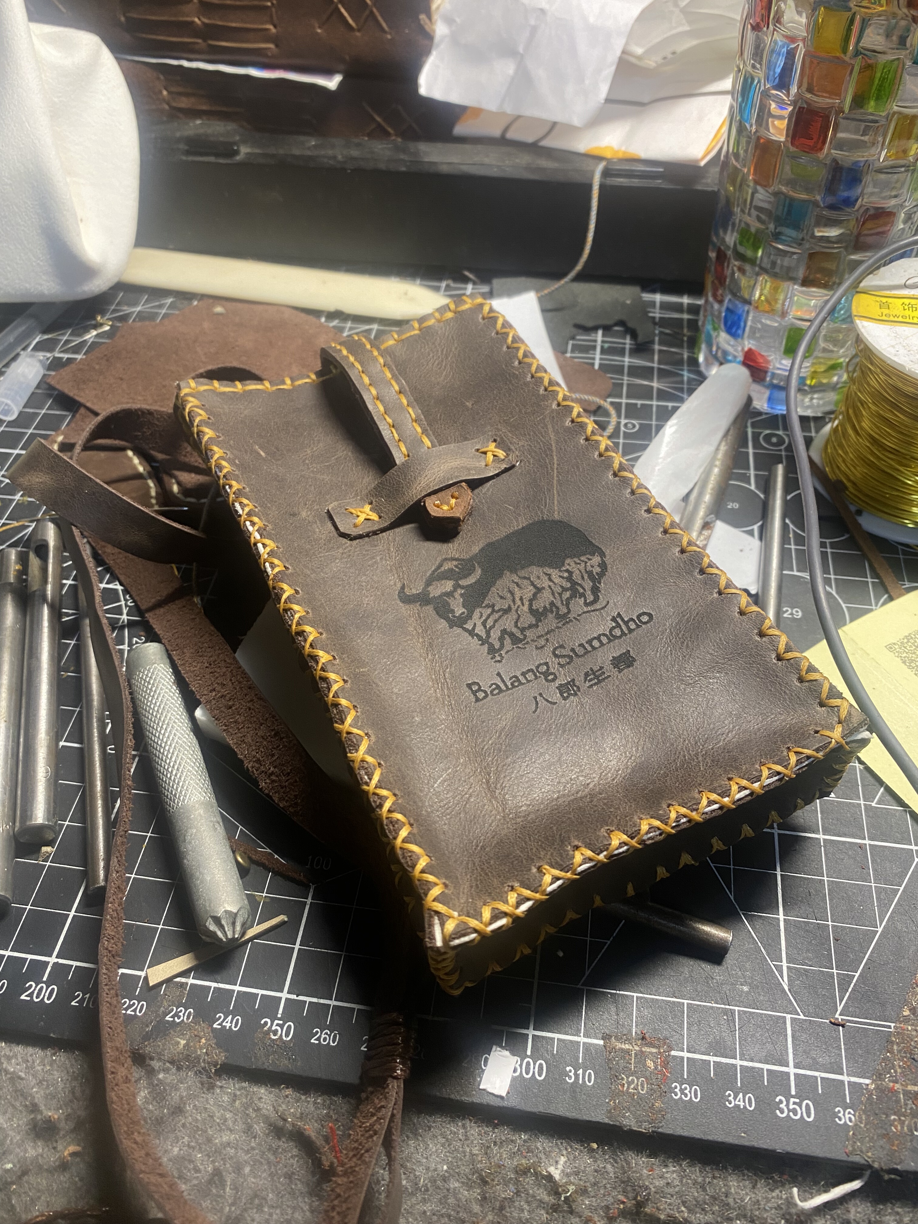 原创手工皮具女士单肩手机背包 复古手拿袋 大小皮色图案可定制