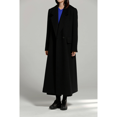 黑色羊绒长大衣戗驳领