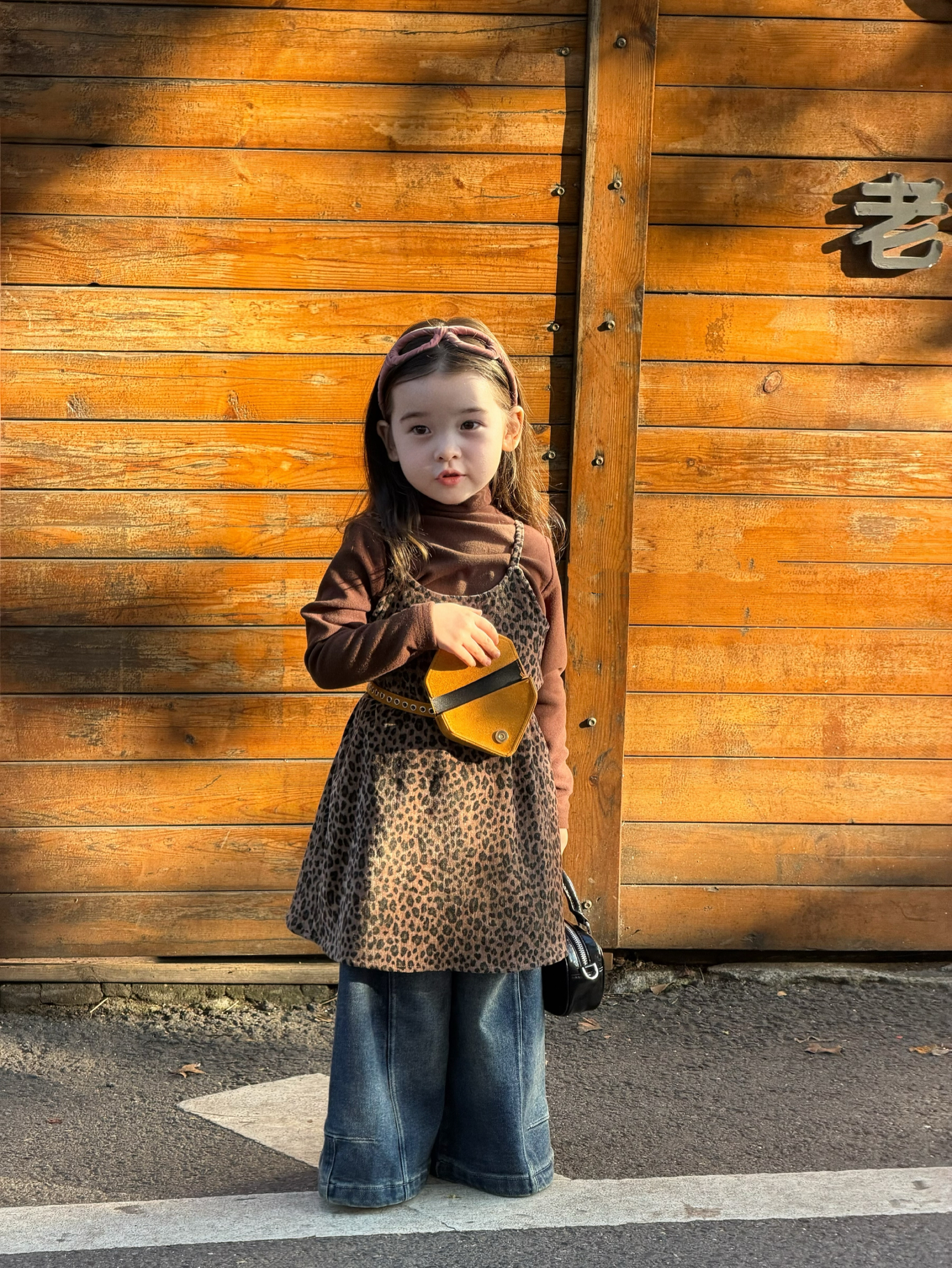 女童加绒连衣裙套装秋装2025女宝加厚打底衫T恤+豹纹吊带裙两件套