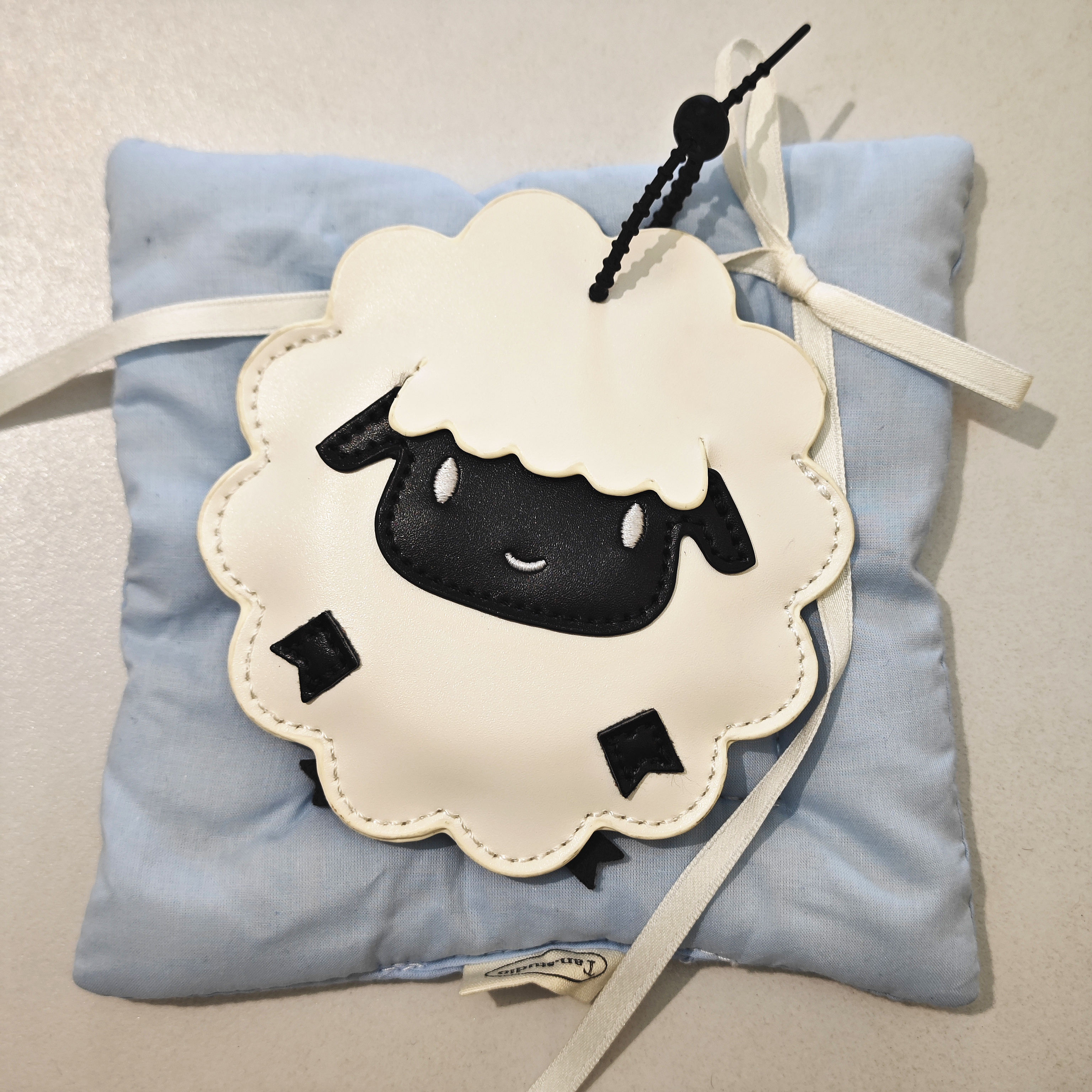 清仓微瑕 小羊吧唧包吧唧套痛包谷子包包挂件展示 适用75mm吧唧