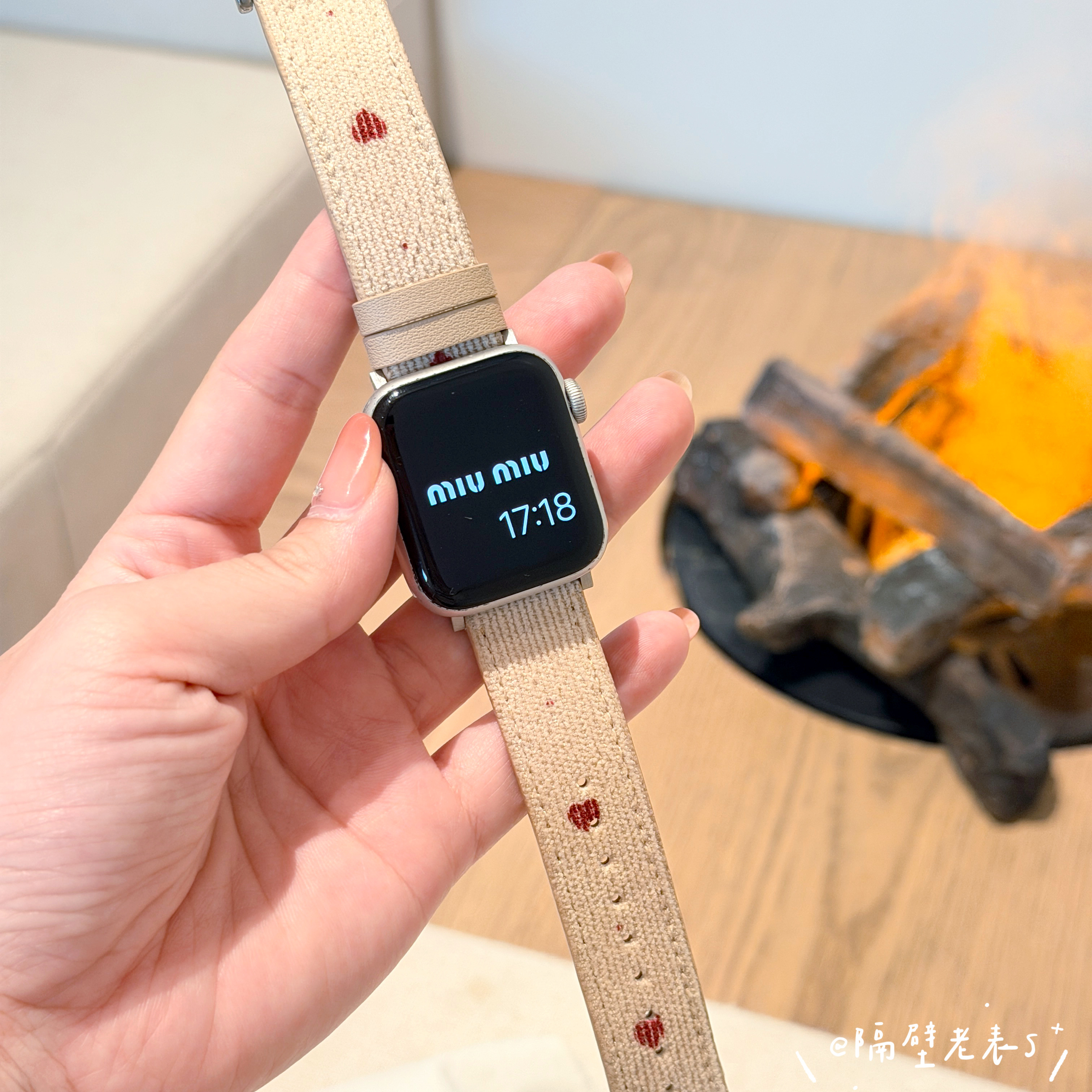 适用苹果手表爱心皮质灯芯绒表带